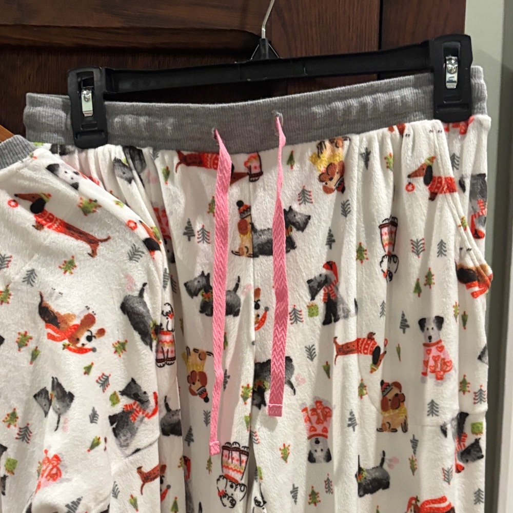 Cuddl Duds Cream Pajama Set with Playful Dog Design - Picture 6 of 7